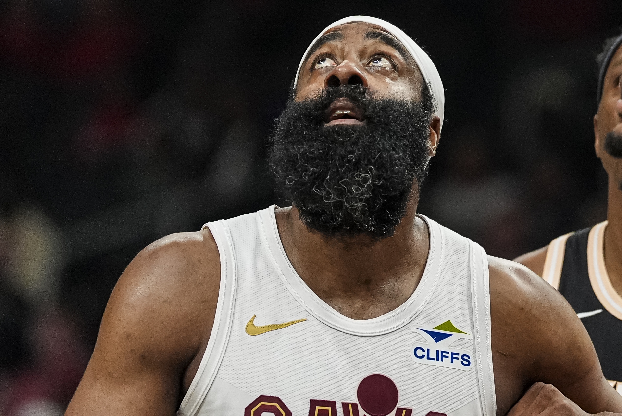 杏彩体育app下载-里程不是碑！哈登季后赛失误总数超越皮蓬 上升至NBA历史第六位